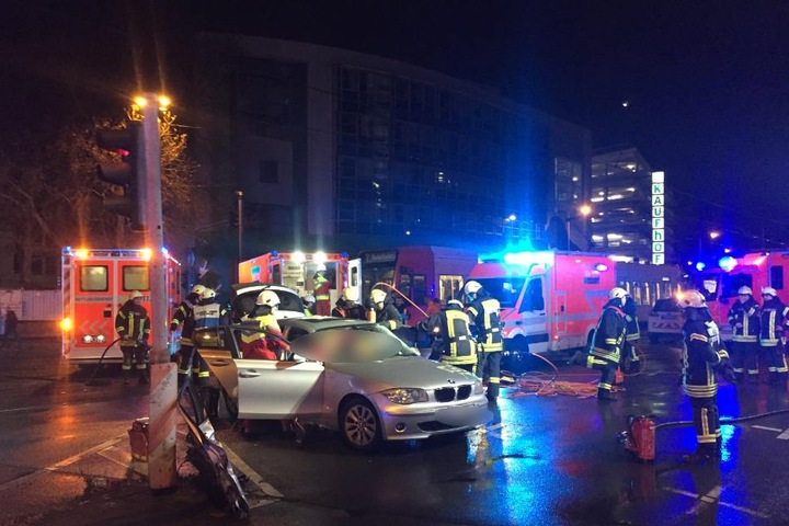 Der Unfall ereignete sich an der Kreuzung Pipinstraße/Neuköllner Straße.