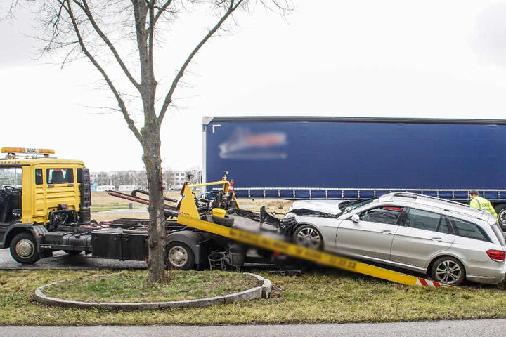 Der Abschleppdienst war schnell zur Stelle.