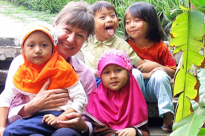 Mit ihrer natürlichen und herzlichen Art kommt die Sächsin bei den jungen Asiaten gut an.