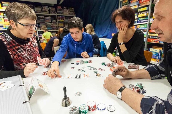 Diese Teilnehmer hatten sichtlich Spaß am Pokern.