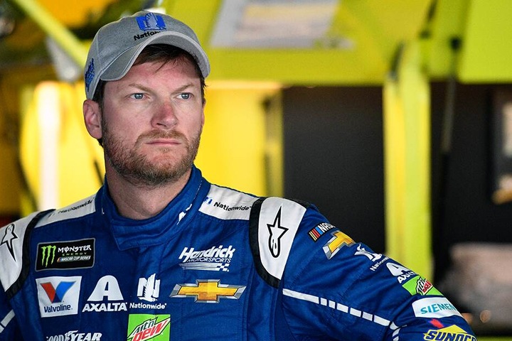 Dale Earnhardt Jr. (44) beim Training für das Autorennen der NASCAR-Cup-Serie auf dem Dover International Speedway. (Archivbild)