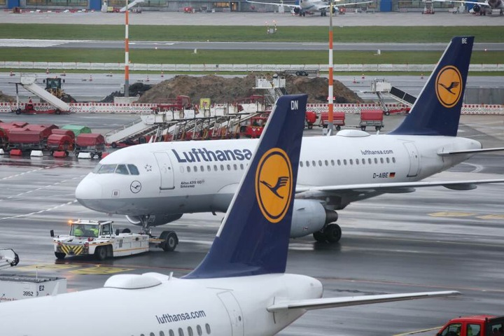 Rund 180.000 Passagiere sind von den Flugausfällen betroffen.
