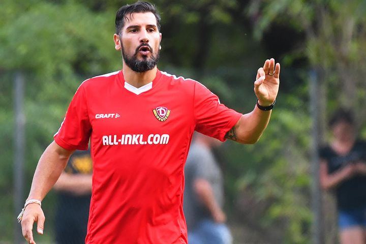 Cristian Fiel zeigt den Spielern, auf was es ankommt. "Alles geben", fordert er für die heutige Partie.