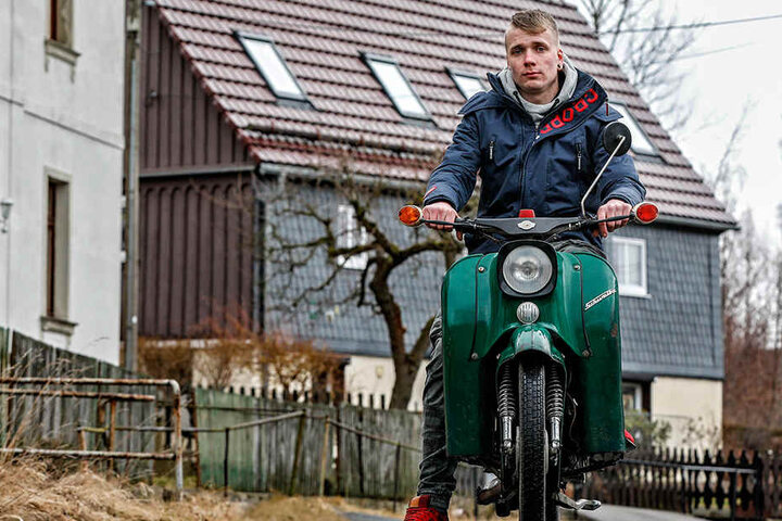 Am Mittwoch konnte Dominic Steudtner (21) seine Schwalbe wieder in Empfang nehmen.