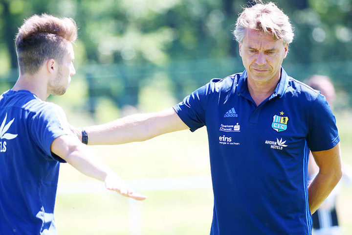 Tom Baumgart (l.) wittert unter dem neuen CFC-Trainer Horst Steffen (r.) auch eine neue Chance für sich.