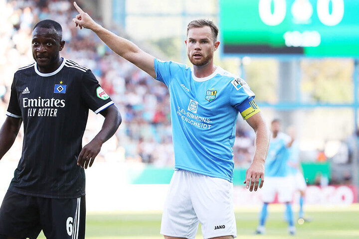 Auch Tobias Müller lief in dieser Saison schon als Spielführer auf.
