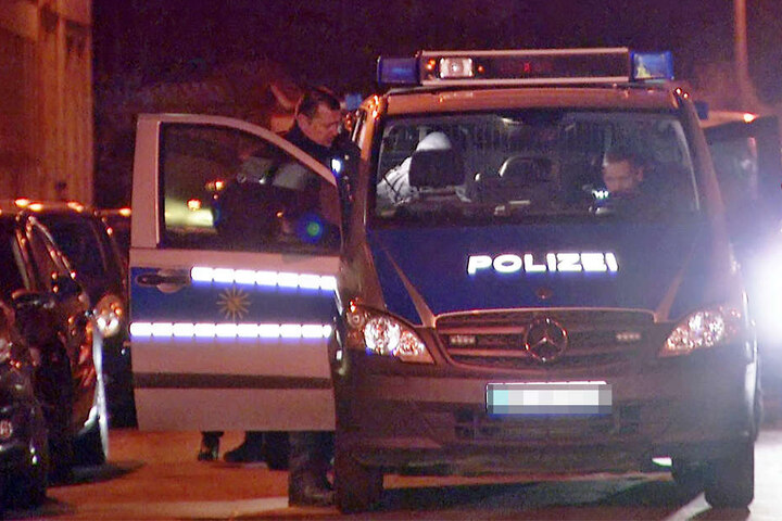 Ein Sondereinsatzkommando der Polizei sicherte die Umgebung ab.