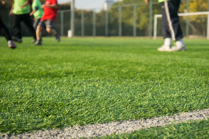 Blick auf einen Fußballplatz. (Symbolbild)