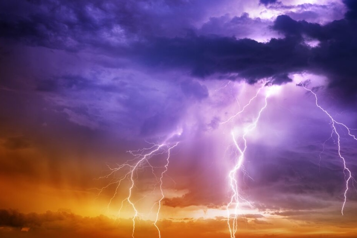 Dazu ziehen einige Unwetter über OWL. (Symbolbild)