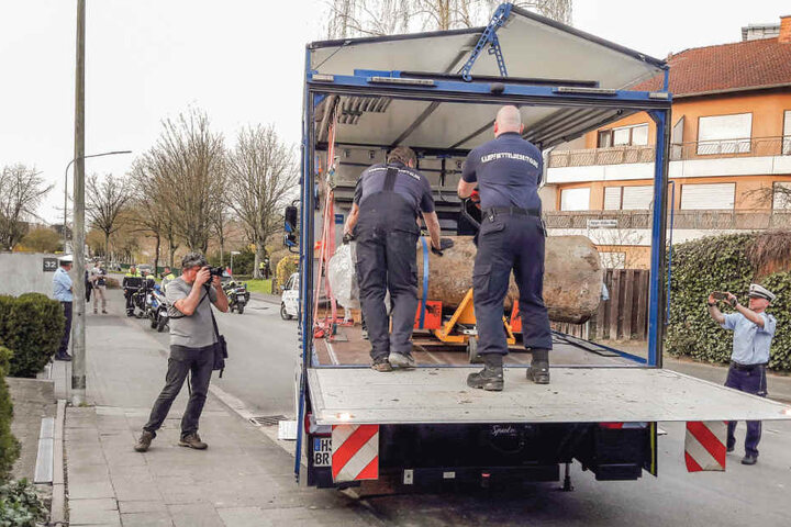 Der Kampfmittelräumdienst entsorgte den tonnenschweren Blindgänger.
