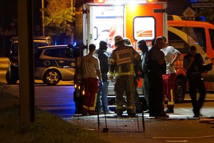Der Mann wurde von SEK-Polizisten überwältigt und zunächst dem Rettungsdienst übergeben.