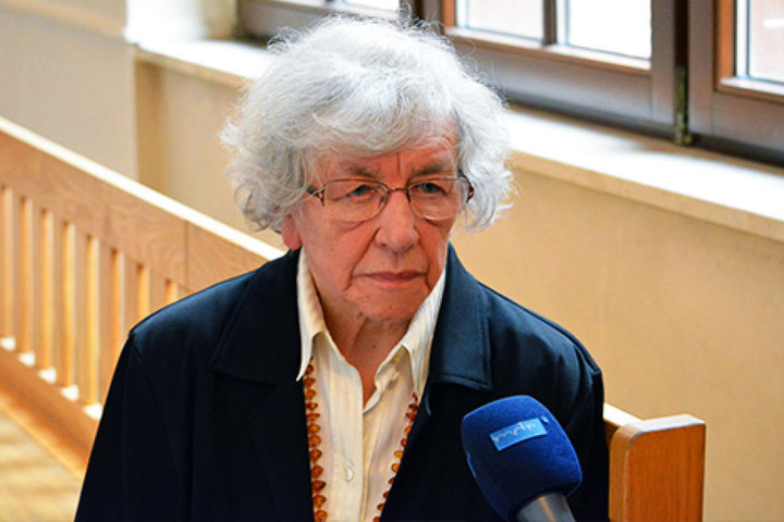 Hildegard B. (83) schilderte gestern auch TV-Sendern ihr trauriges
Schicksal.