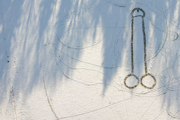 Das ist der Neue: In Lößnitz gibt es jetzt einen zweiten Riesenpenis.