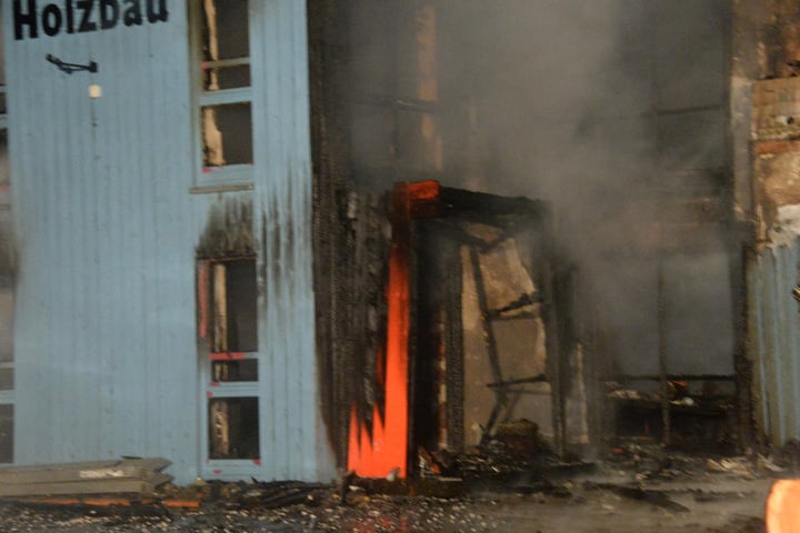 Die Flammen wüteten im kompletten Gebäude.