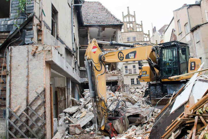 Ende November sollen die Abrissarbeiten abgeschlossen sein.