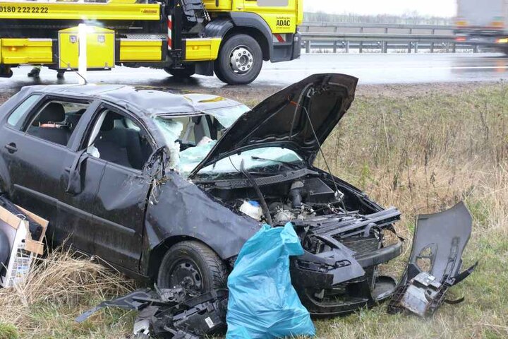 Alle drei Insassen (17, 18, 27) wurden verletzt in Krankenhäuser gebracht.