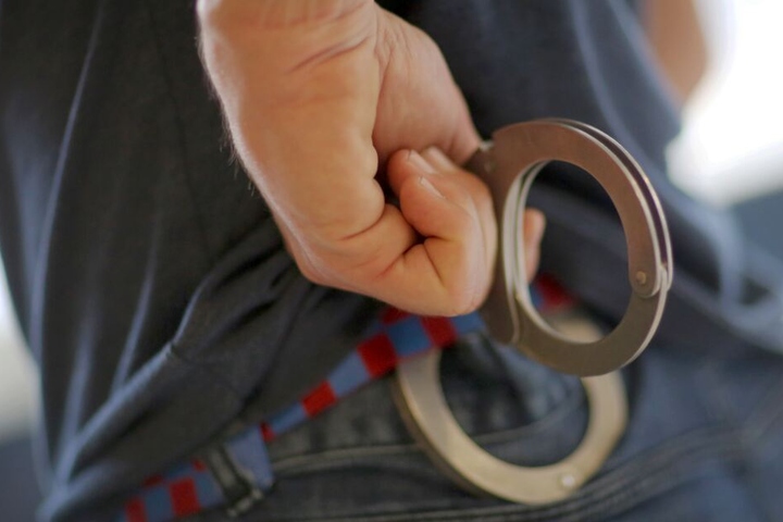 Bei der Festnahme war der 43-Jährige sturzbetrunken. (Symbolbild)