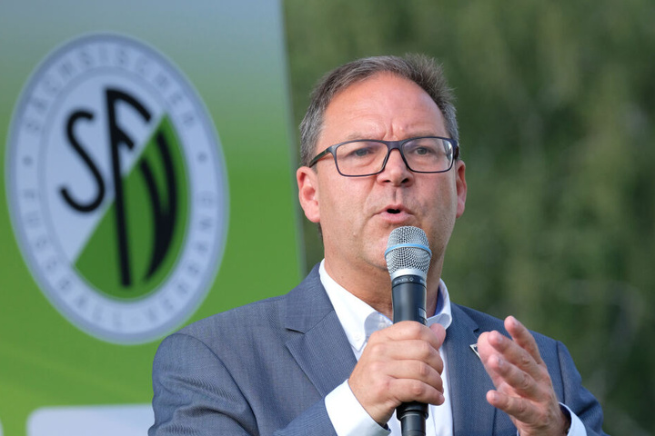 Winkler, Präsident des Sächsischen Fußballverbandes, kritisierte, dass der DFB seine ursprünglichen Pläne über den Haufen geworfen habe.
