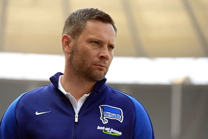 Trainer Pal Dardai freut sich, dass die Pause vorbei ist und es wieder mit dem Training los geht.