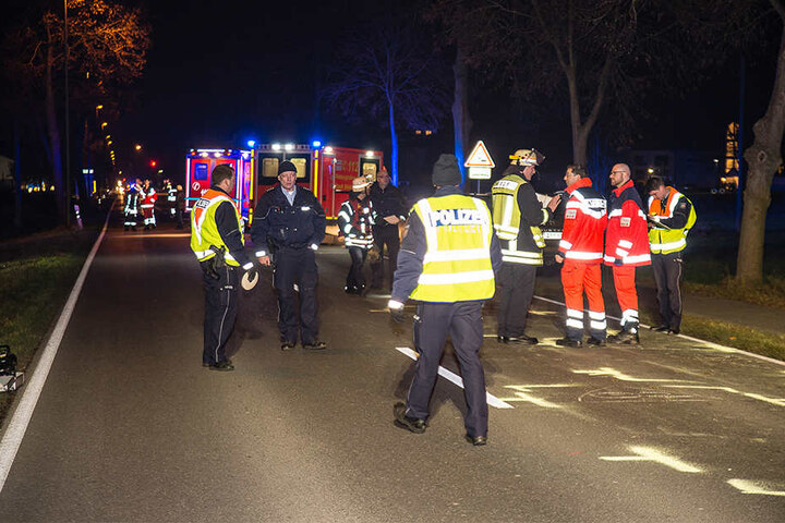 Etwa 30 Einsatzkräfte waren vor Ort und versorgten Schwerverletzte und Unverletzte.