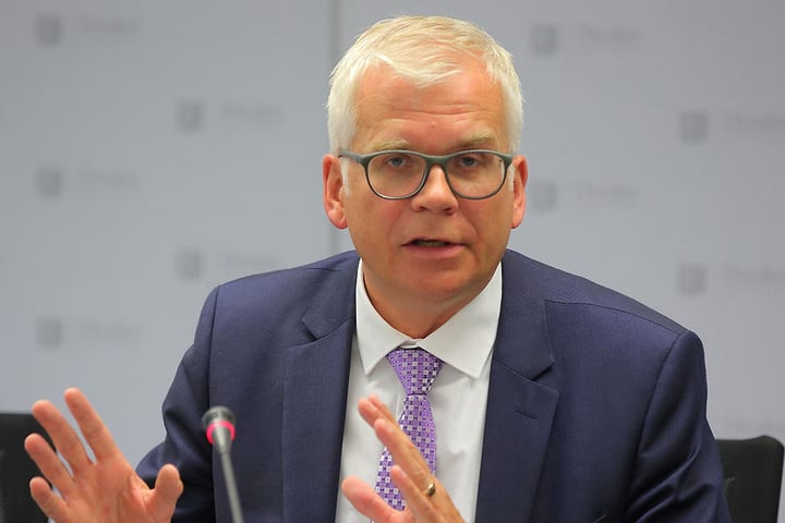 Bildungsbürgermeister Hartmut Vorjohann (53, CDU).