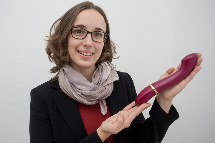 Julia Ryssel (29) gründete das Dresdner Start-up Laviu und hat mit
Materialien aus der Raumfahrt ein Sexspielzeug entwickelt, das lautlos ist.