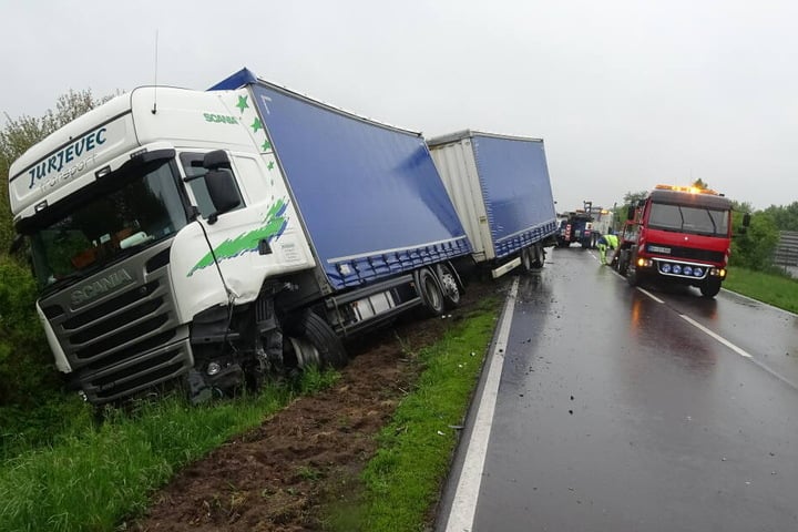 Der Lkw hatte 10 Tonnen Mineral geladen.