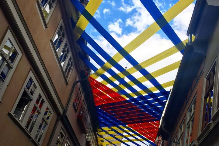An der Krämerbrücke ist das diesjährige Kunstprojekt schon zu sehen.