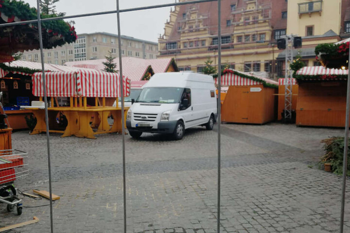 Seit einigen Jahren wird mit der Polizeidirektion Leipzig ein Sicherheitskonzept für den Weihnachtsmarkt erstellt.