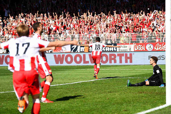 Der Dosenöffner: Kenny Prince Redondo erzielt die Führung für den 1. FC Union Berlin, der sich den Klassenerhalt durch einen 3:1-Sieg gegen den VfL Bochum sichern konnte.