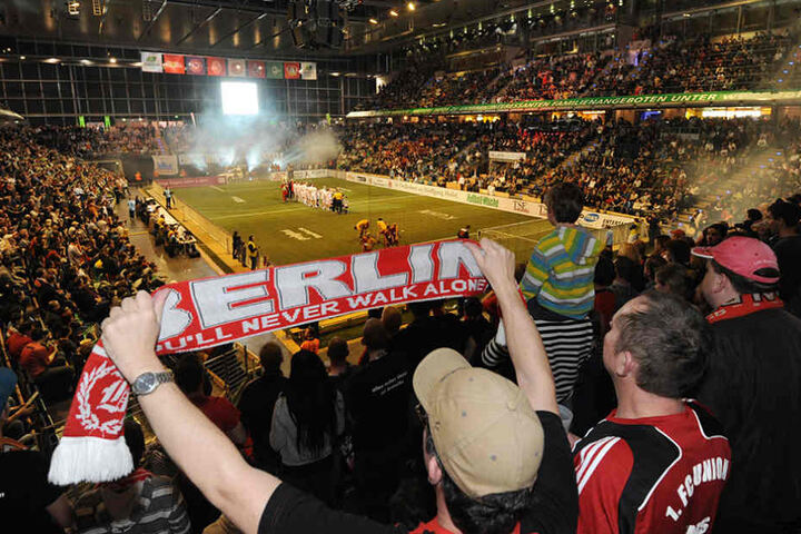 8000 Fans kommen ihren Lieblingsmannschaften bei dem AOK Traditionsmasters seit 2011 ganz nah. (Symbolbild)