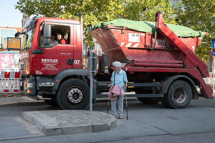 Vor allem Senioren haben Schwierigkeiten, schnell über die Marienstraße (Innenstadt) zu kommen.