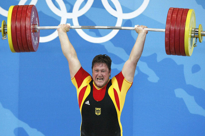 Bei den Olympischen Spielen in Peking 2008 wurde Steiner Olympiasieger im Gewichtheben.