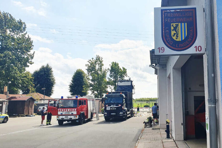 Der Fahrer des Müllwagens kam direkt zur Feuerwehr gerollt.