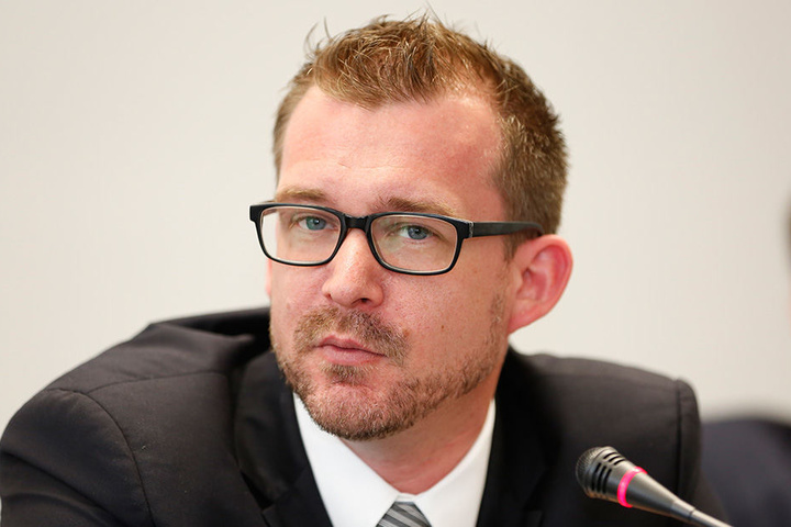 Ein Mann macht ernst: Baubürgermeister Raoul Schmidt-Lamontain (40, Grüne) sieht sich im Interesse der Mieter zur Räumung gezwungen.