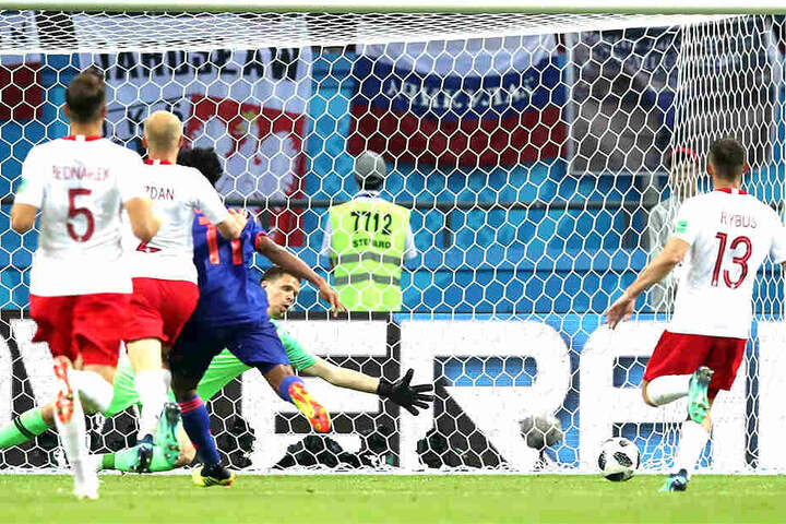 Polen ohne Chance. Hier trifft Kolumbiens Ju. Cuadrado zum 3:0.