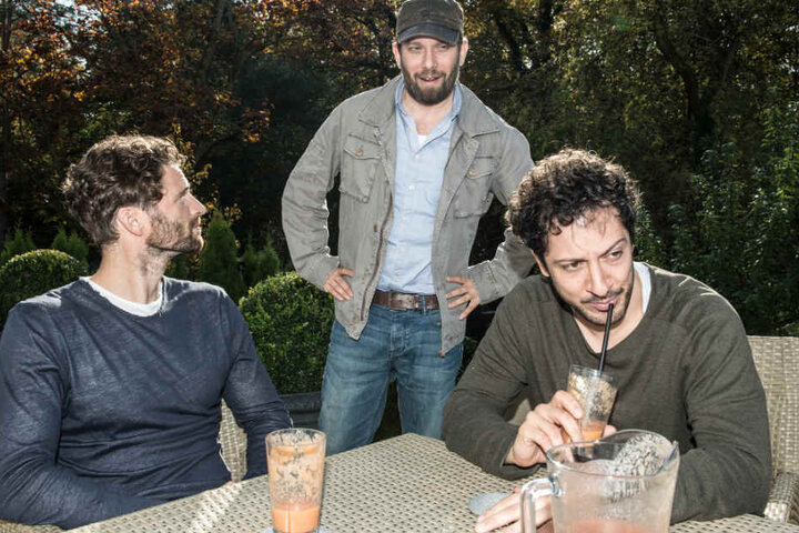 Man kennt sich: Arne Friedrich (v.l.n.r.), Christian Ulmen und Fahri Yardim.