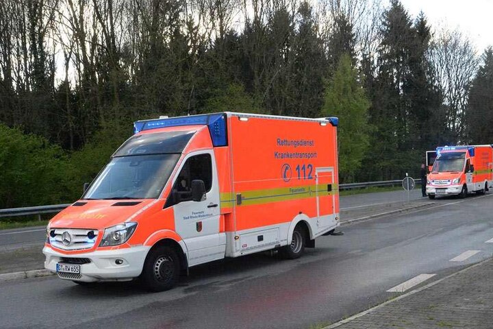 Die Fahrer wurden notärztlich versorgt.