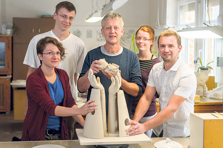 Das Preis-Team: Ulrich Eißner (54, Mitte), Bossierer Gerd Rumberger (32, r.)
und die Meisterschüler Maria Walther (28), Maximilian Hagstolz (24) und Judith
Lehnert (26, v.l.).