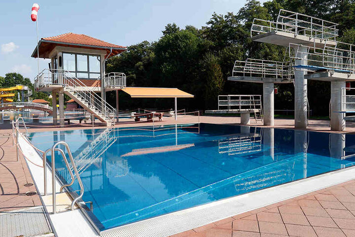 Die Freibad-Saison im Freibad Gablenz ist aufgrund des Chlorgas-Alarms für 2016 beendet.