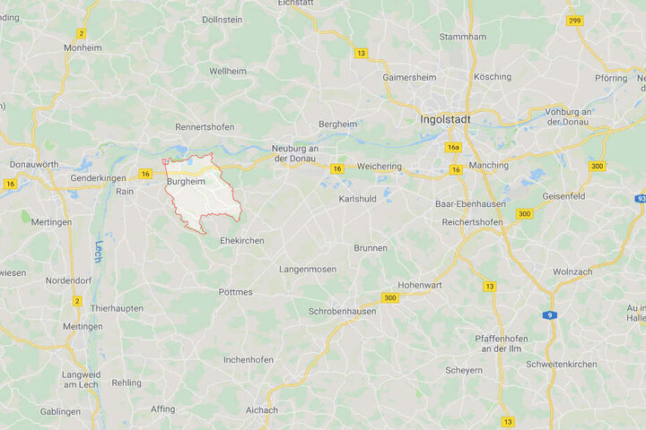 In Bayern ist es auf der Bundesstraße 16 bei Burgheim zu einem tödlichen Unfall gekommen.