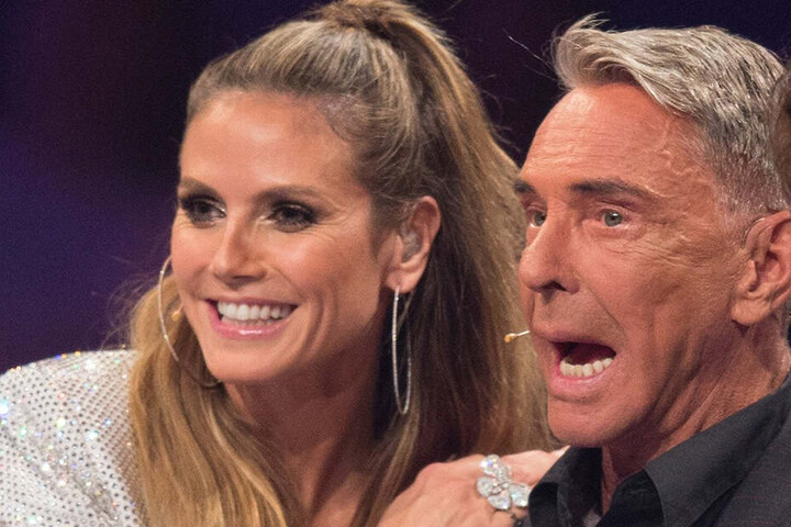 Modelmama Heidi Klum (l.) und Modedesigner Wolfgang Joop beim Finale von "Germany's Next Topmodel" 2017.