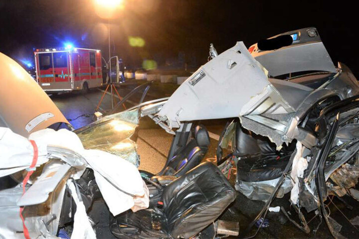 Der BMW-Fahrer wurde ins Krankenhaus gebracht. Er stand unter Alkoholeinfluss.