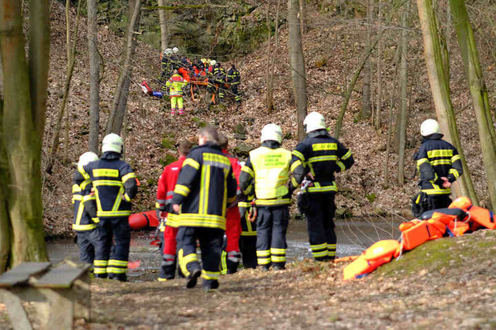 Der Mann stürzte mehrere Meter in die Tiefe.