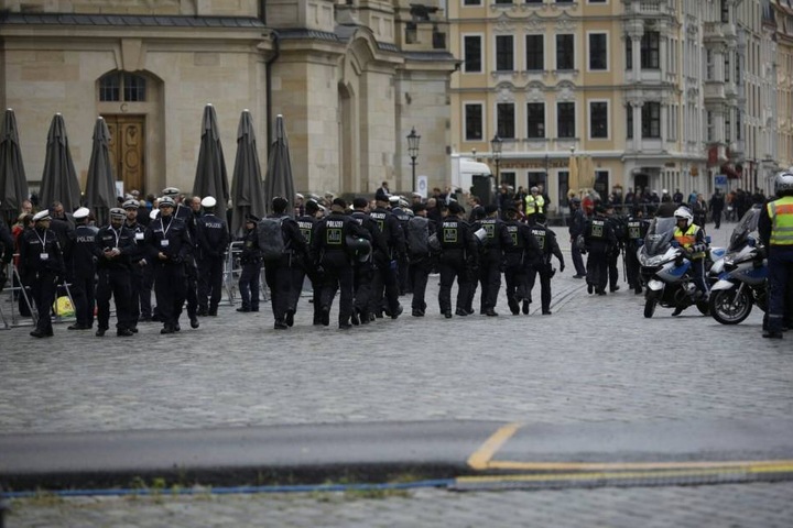 Enorme Polizeipräsenz auf dem Neumarkt.