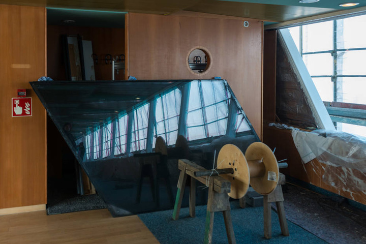 Nach 23 Jahren erhält das größte Schiff der Weißen Flotte neue
Spezialfenster.