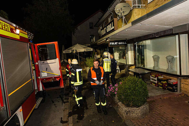 Die Einsatzkräfte haben einen Übergriff aufs Gebäude verhindern können.