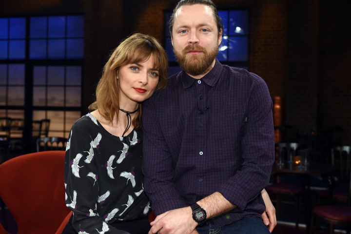 Seitdem sie Teenager sind, sind Niklas und Eva ein Paar.
