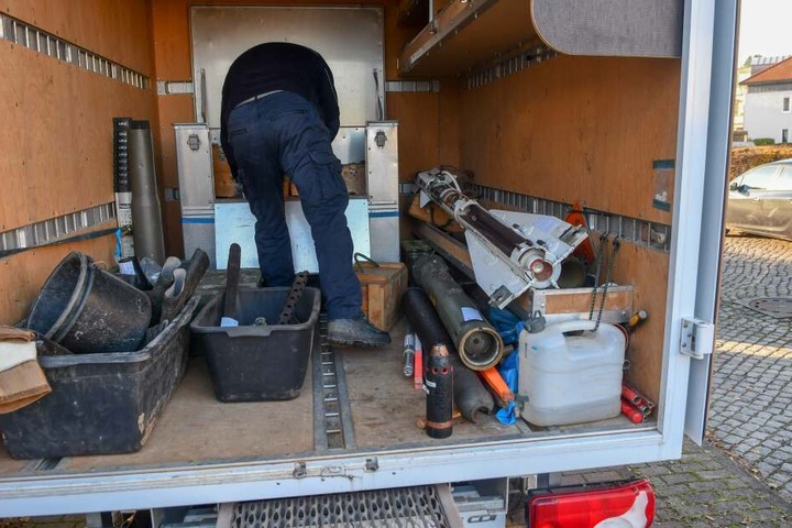 Acht Stunden lang sollen Beamte der Kripo mit der Überprüfung des Tatorts beschäftigt gewesen sein.