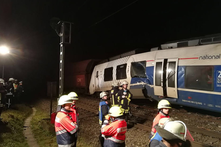 Die Strecke ist noch immer gesperrt.